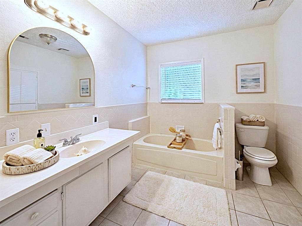 610 Colonial Drive, Garland, TX 75043