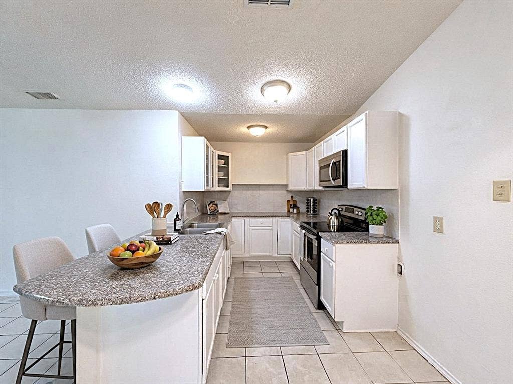610 Colonial Drive, Garland, TX 75043