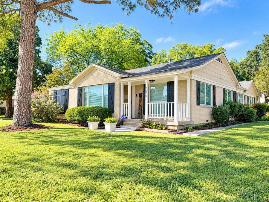 Property photo for 1225 N Sylvania Avenue, Fort Worth, TX
