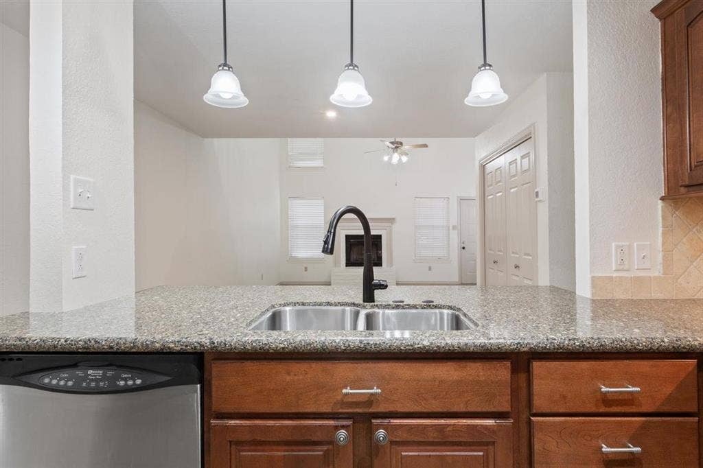 125 Pleasant Grove Lane, Waco, TX 76712 125 Pleasant Grove Lane, Waco, TX 76712