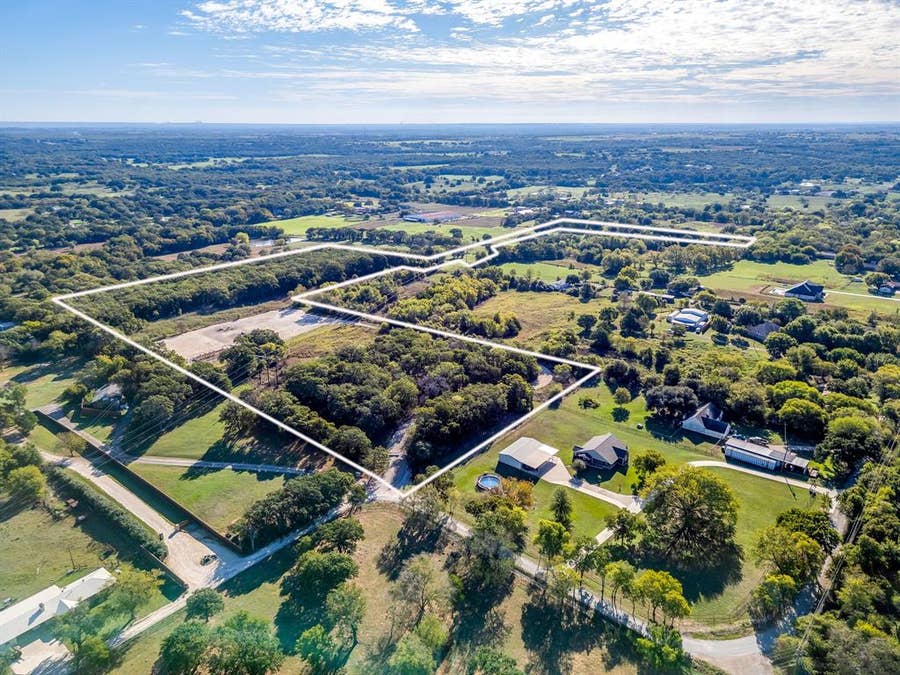 Property photo for 5972 County Road 605b, Burleson, TX