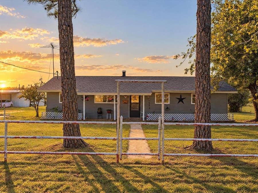 Property photo for 2220 Well Service Road, Bowie, TX