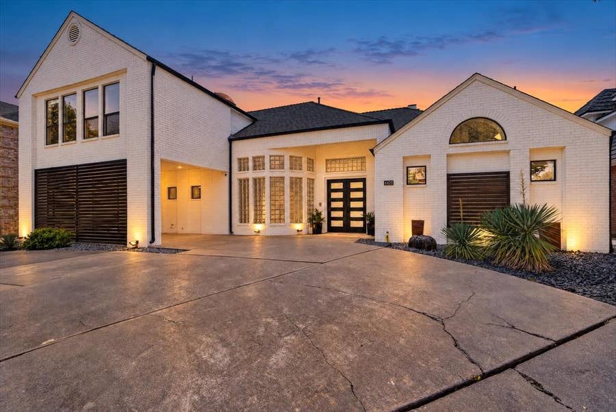 Property photo for 4420 Hollow Oak Drive, Dallas, TX