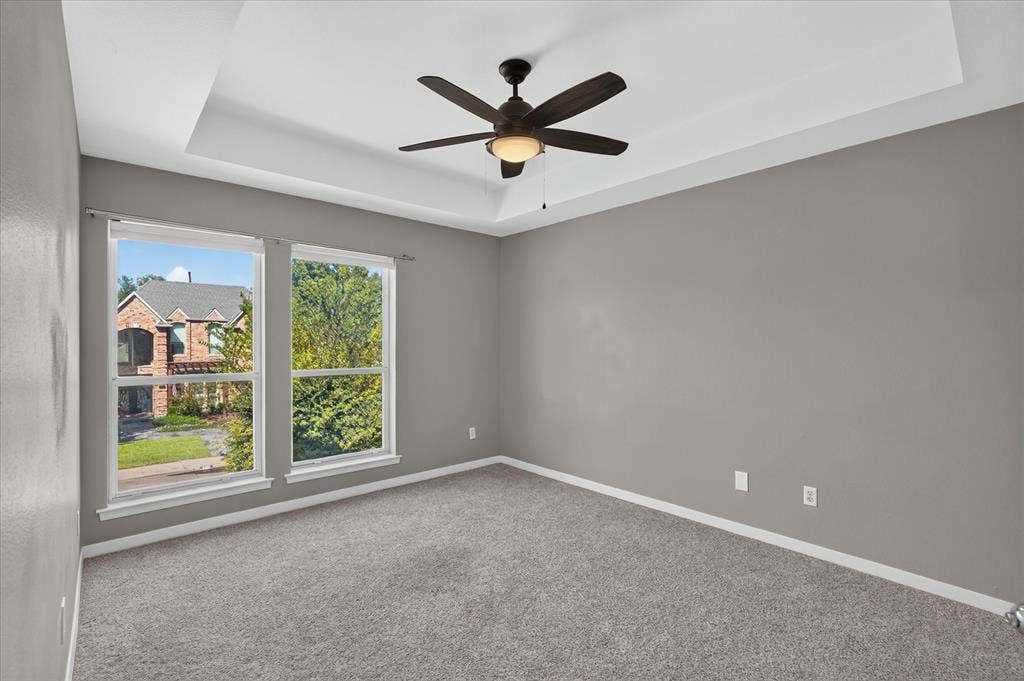 4420 Hollow Oak Drive, Dallas, TX 75287 Bedroom 3 upstairs with walk-in closet
