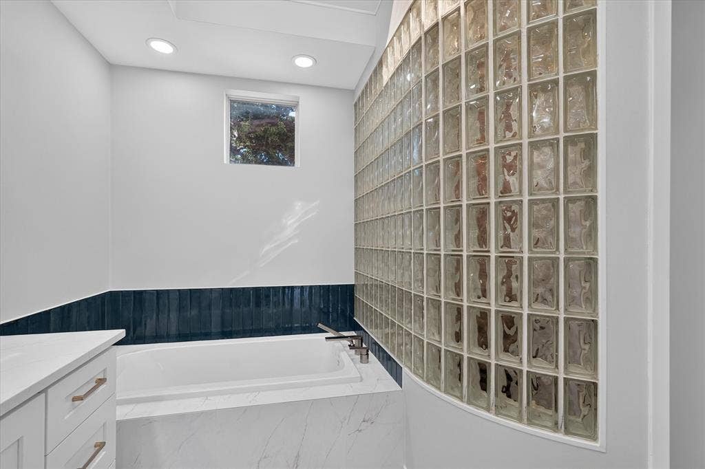 4420 Hollow Oak Drive, Dallas, TX 75287 4420 Hollow Oak Drive, Dallas, TX 75287