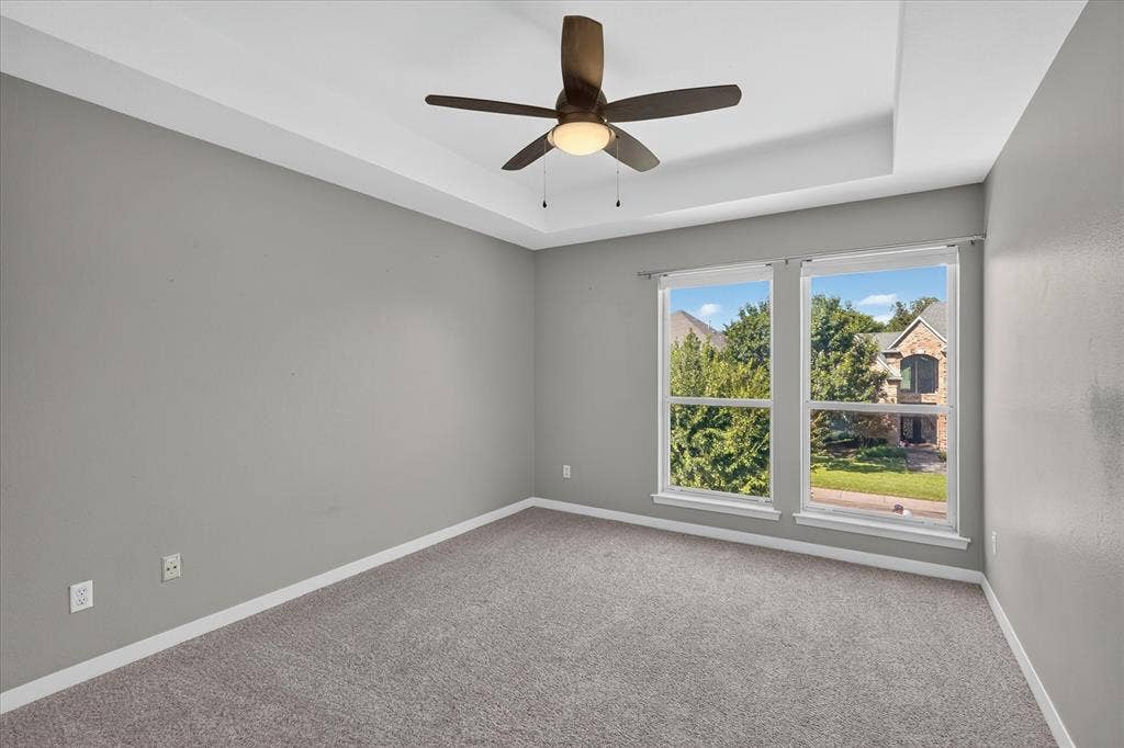4420 Hollow Oak Drive, Dallas, TX 75287 Bedroom 2 upstairs with walk-in closet