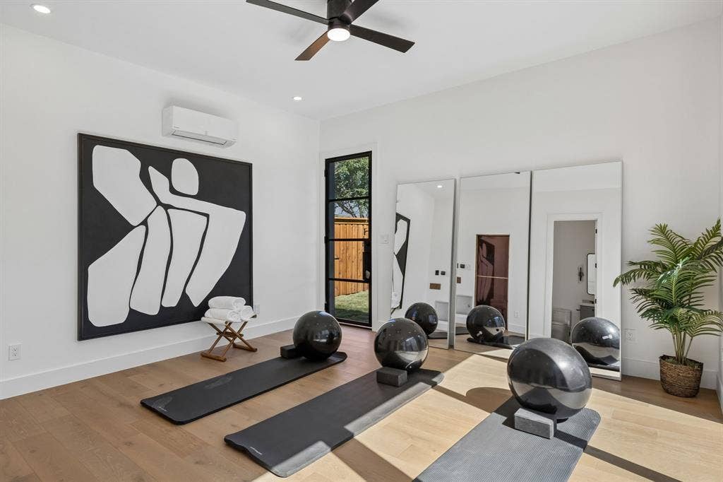 3741 Seguin Drive, Dallas, TX 75220 3741 Seguin Drive, Dallas, TX 75220