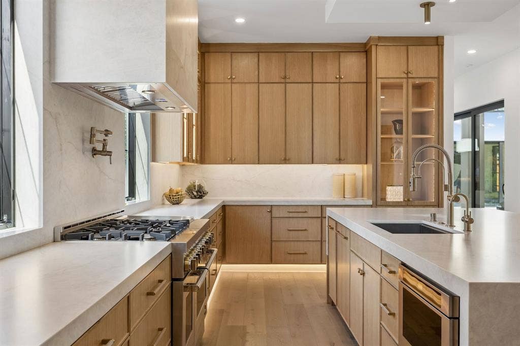 3741 Seguin Drive, Dallas, TX 75220 3741 Seguin Drive, Dallas, TX 75220