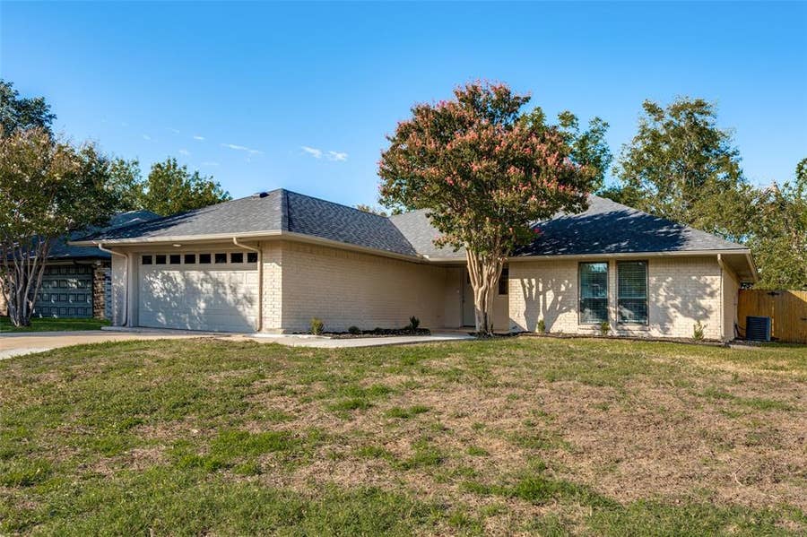 Property photo for 4113 Hemlock Street, Fort Worth, TX