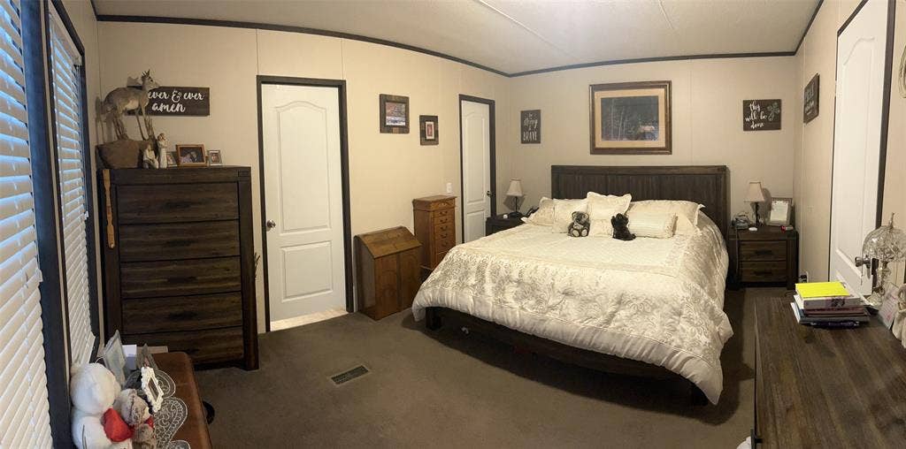 1061 S Main Street, Ferris, TX 75125 1061 S Main Street, Ferris, TX 75125