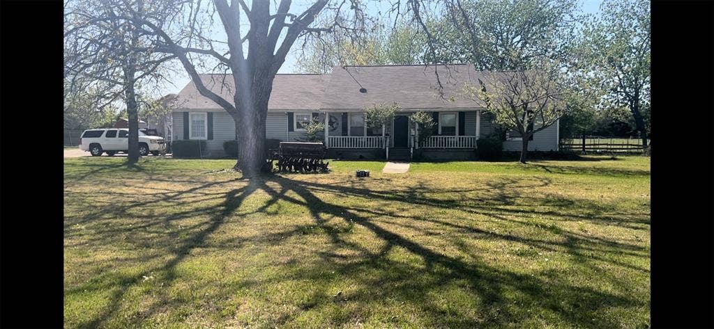 1061 S Main Street, Ferris, TX 75125 1061 S Main Street, Ferris, TX 75125