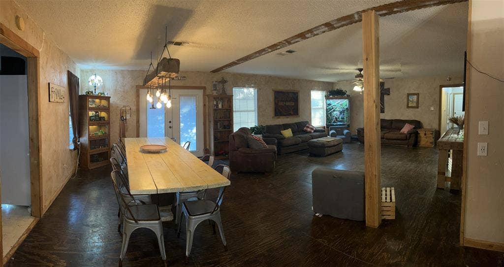 1061 S Main Street, Ferris, TX 75125 1061 S Main Street, Ferris, TX 75125