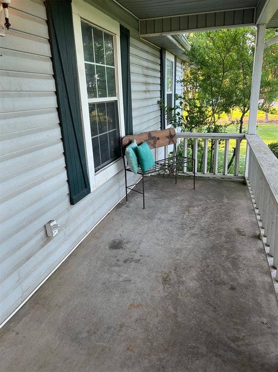 1061 S Main Street, Ferris, TX 75125 1061 S Main Street, Ferris, TX 75125