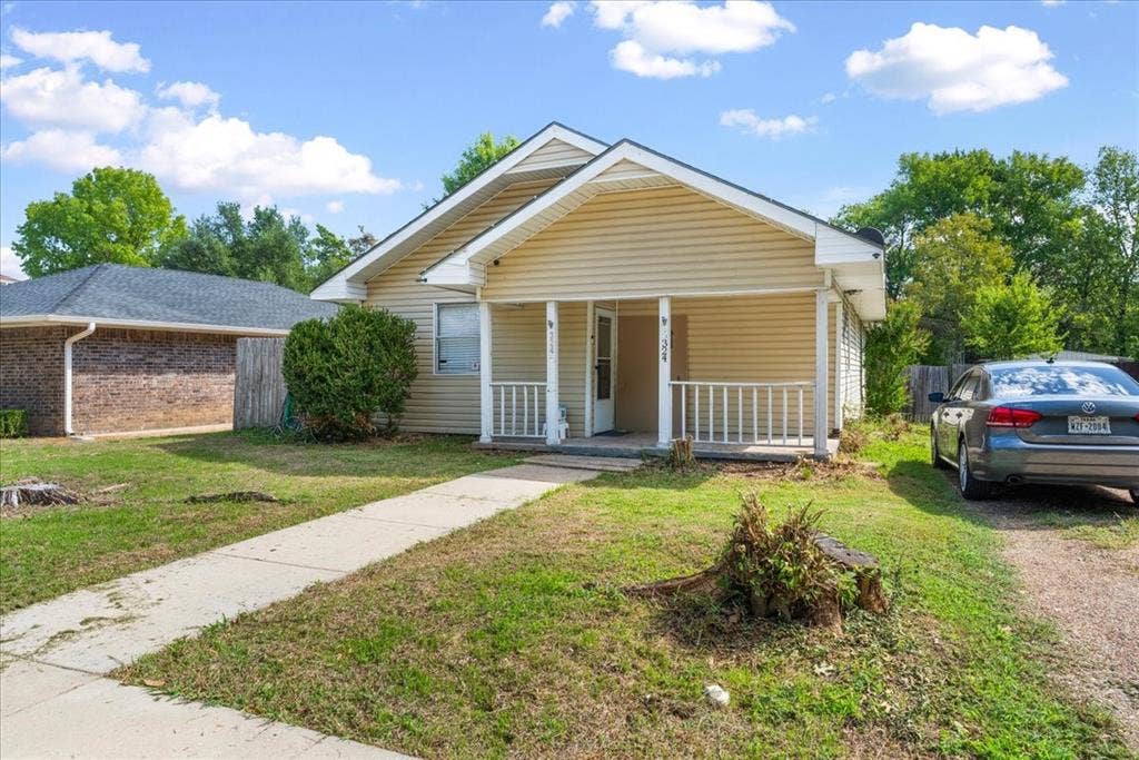 324 Cynisca Street, Waxahachie, TX 75165
