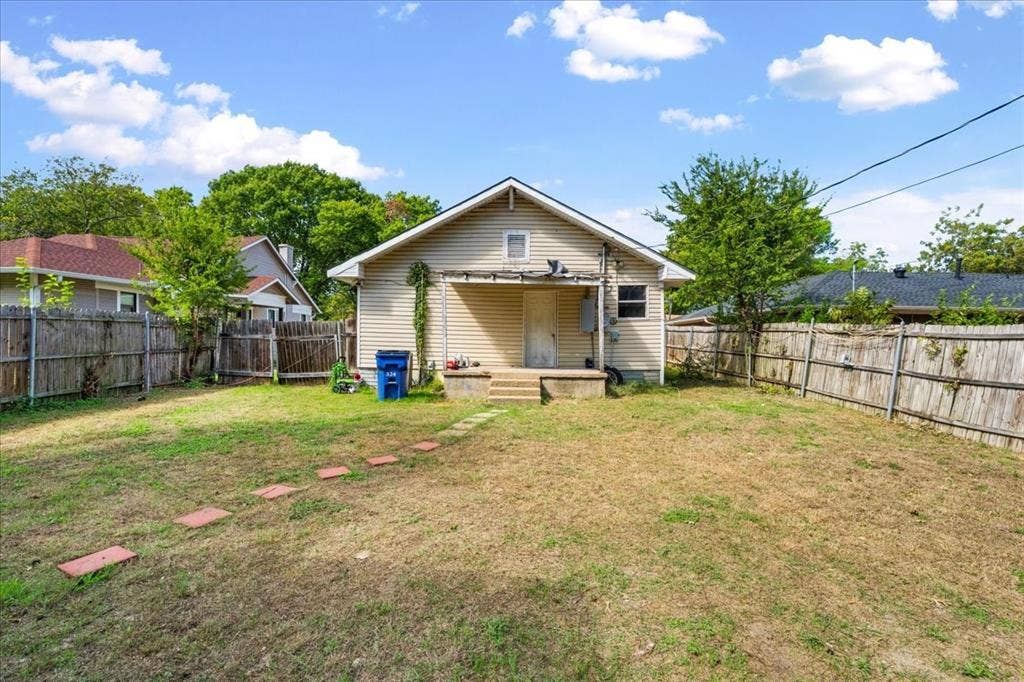 324 Cynisca Street, Waxahachie, TX 75165