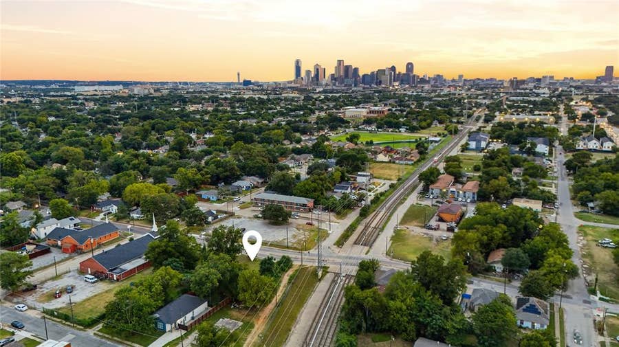 Property photo for 3138 Metropolitan Avenue, Dallas, TX