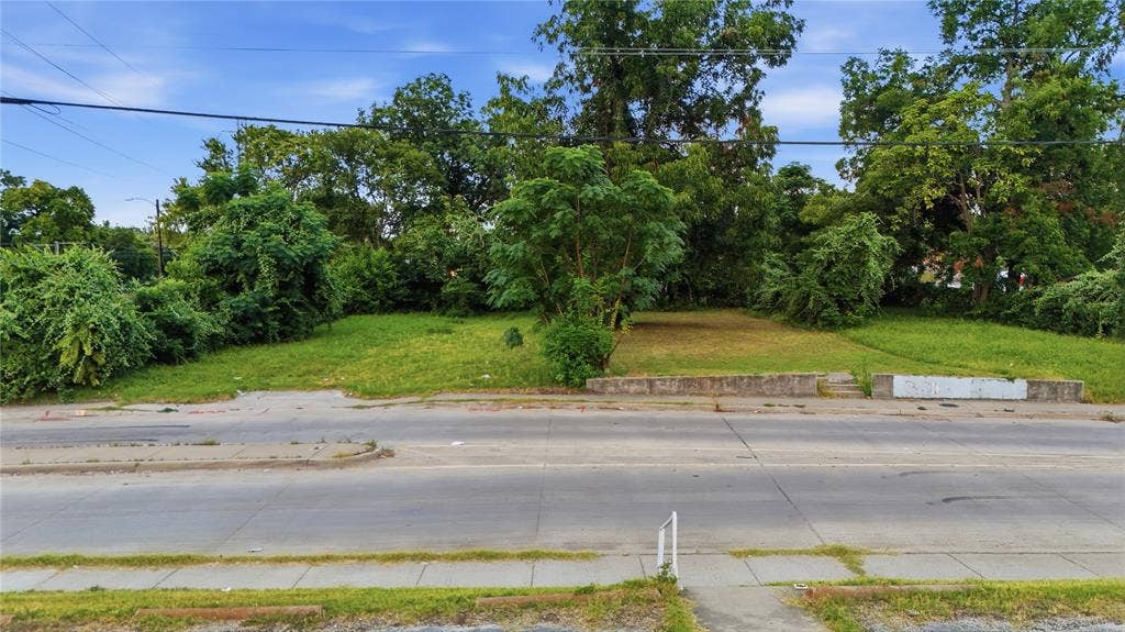 3136 Metropolitan Avenue, Dallas, TX 75215 3136 Metropolitan Avenue, Dallas, TX 75215