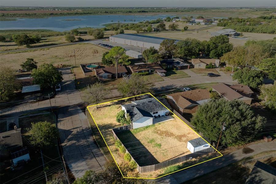 Property photo for 4700 Harbor Road, Wichita Falls, TX