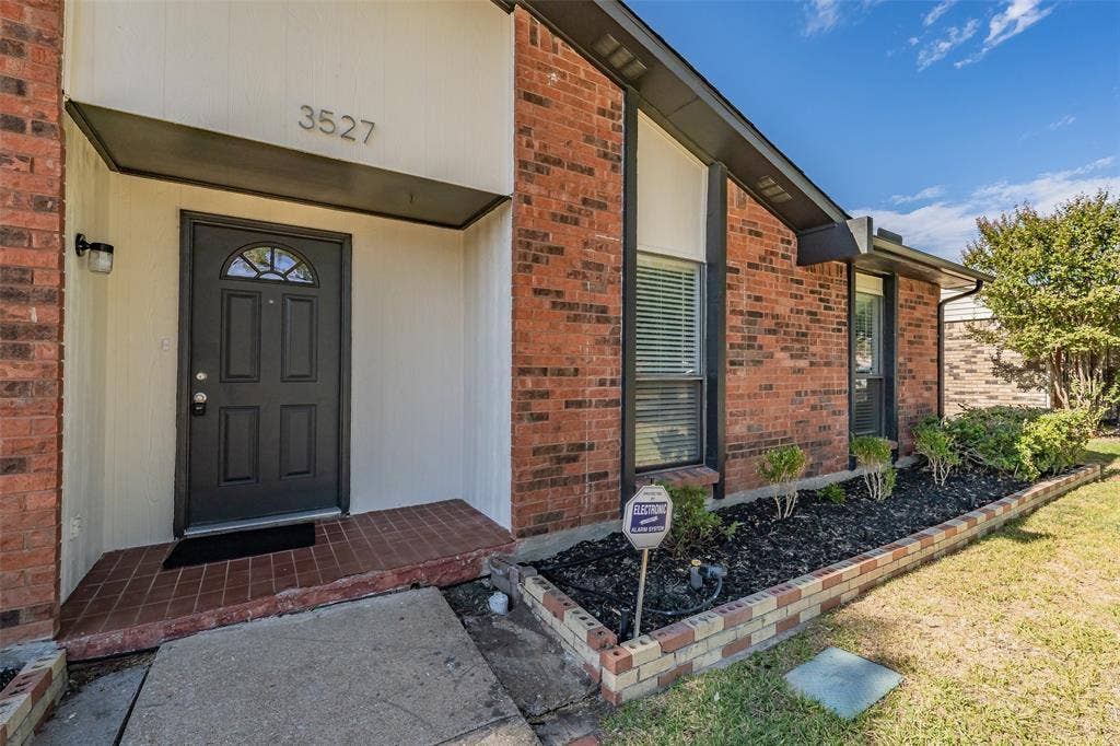 3527 Longcourt Circle, Mesquite, TX 75150 3527 Longcourt Circle, Mesquite, TX 75150