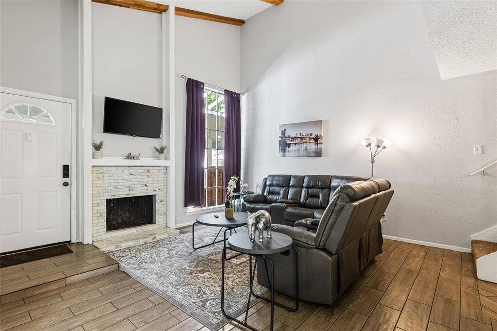 2104 Via Balboa, Carrollton, TX 75006 2104 Via Balboa, Carrollton, TX 75006