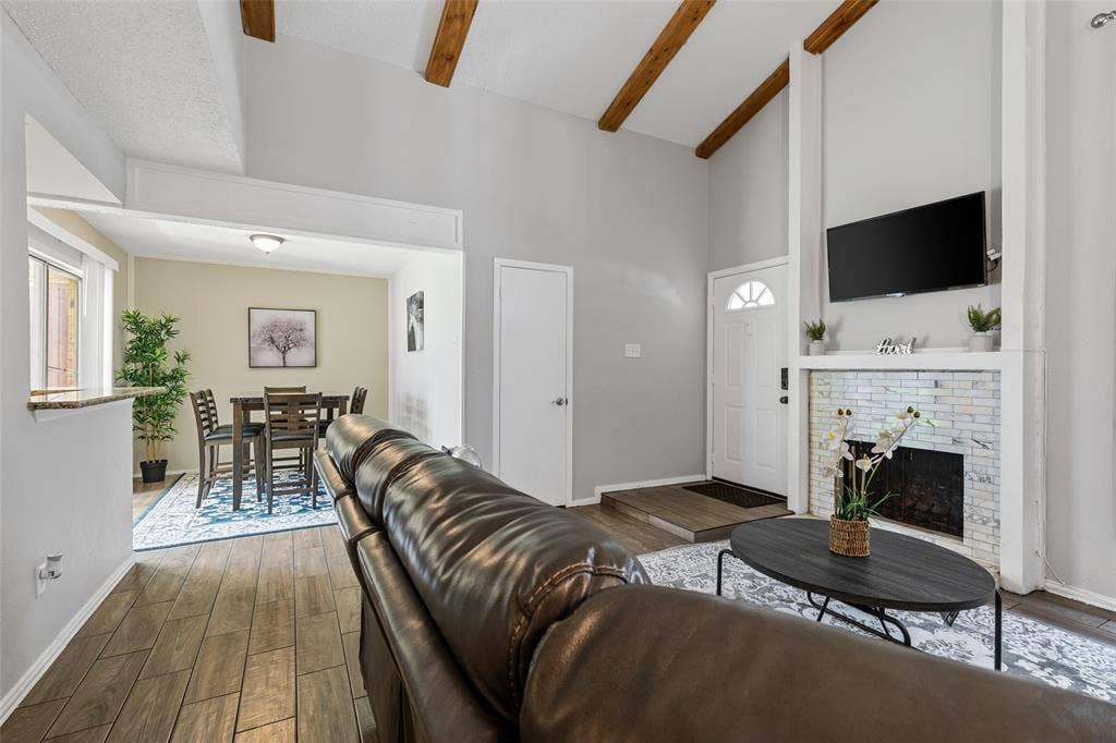 2104 Via Balboa, Carrollton, TX 75006 2104 Via Balboa, Carrollton, TX 75006
