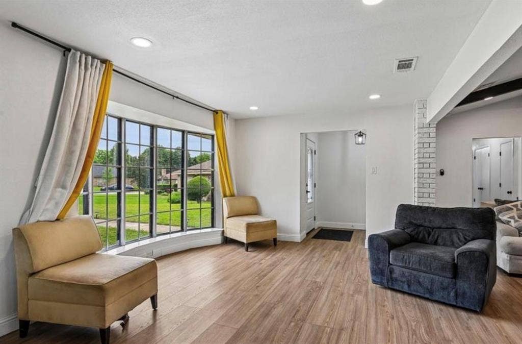 813 Oakbluff Drive, Lancaster, TX 75146 813 Oakbluff Drive, Lancaster, TX 75146
