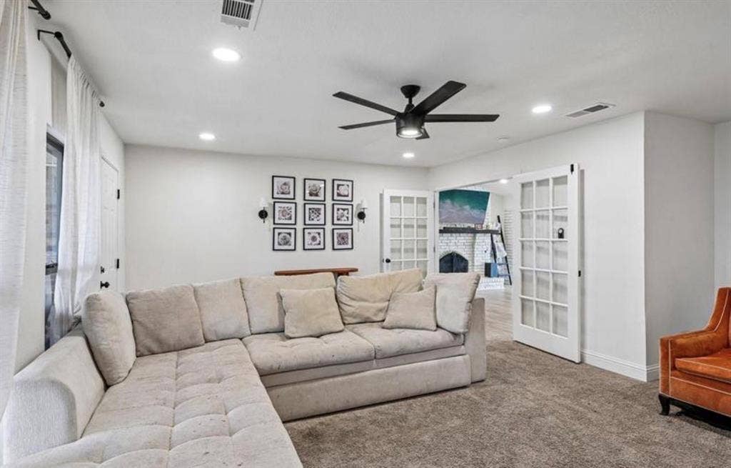 813 Oakbluff Drive, Lancaster, TX 75146 813 Oakbluff Drive, Lancaster, TX 75146