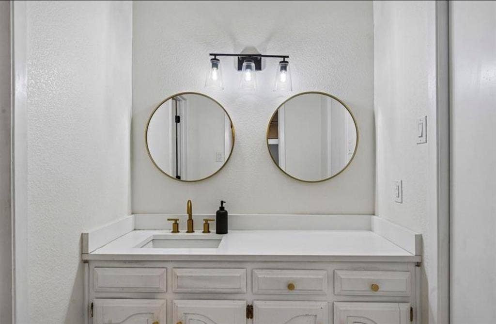 813 Oakbluff Drive, Lancaster, TX 75146 813 Oakbluff Drive, Lancaster, TX 75146
