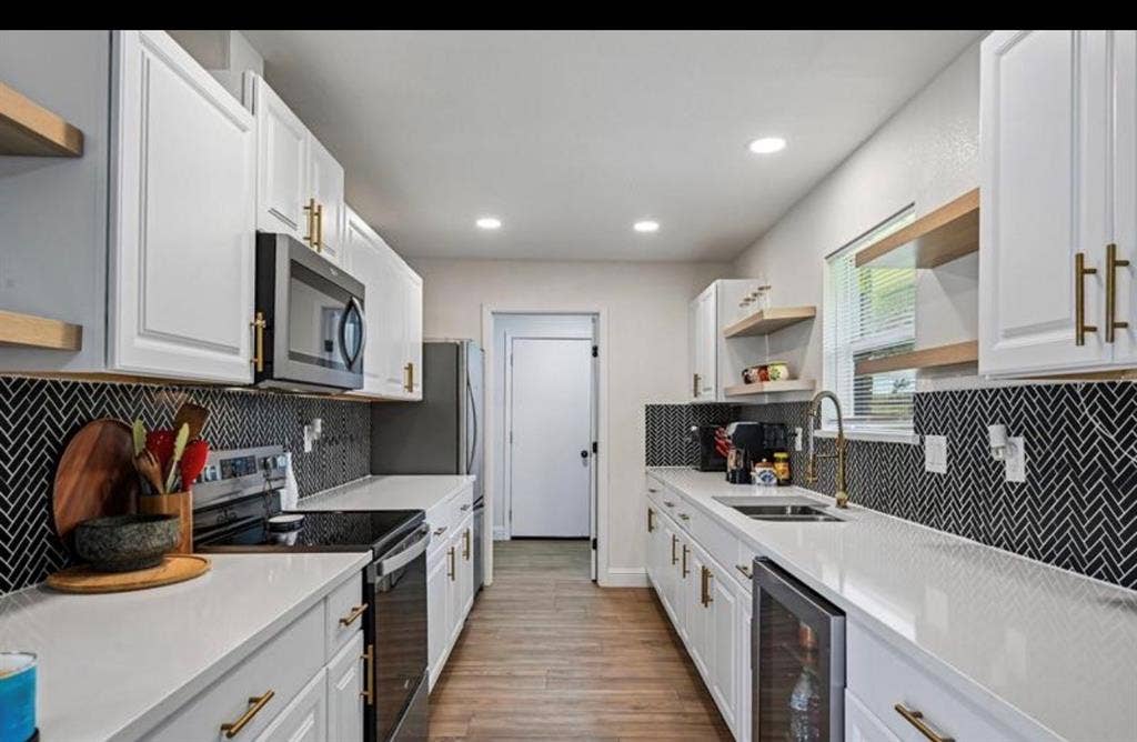 813 Oakbluff Drive, Lancaster, TX 75146 813 Oakbluff Drive, Lancaster, TX 75146