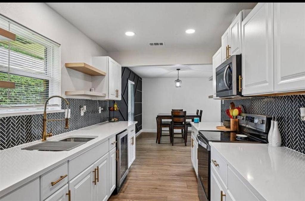 813 Oakbluff Drive, Lancaster, TX 75146 813 Oakbluff Drive, Lancaster, TX 75146
