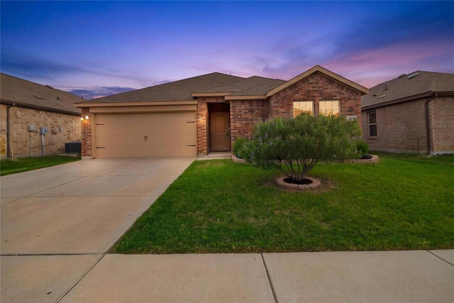 Property photo for 409 Wilson Way, Denton, TX