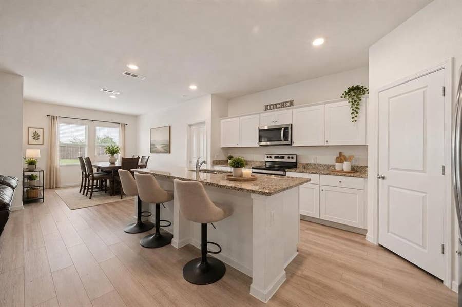 Property photo for 8 Glen Crossings Road, Edgecliff Village, TX
