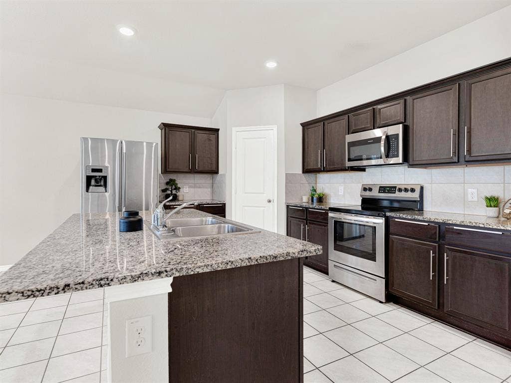 2290 Torch Lake Drive, Forney, TX 75126