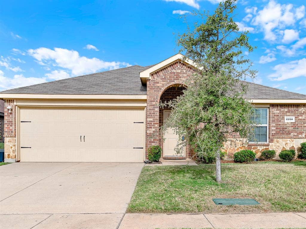 2290 Torch Lake Drive, Forney, TX 75126