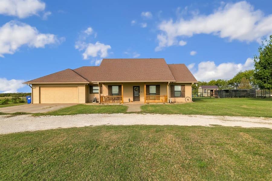 Property photo for 525 County Road 237, Gainesville, TX
