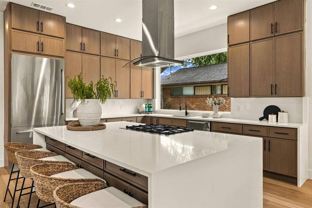 3306 Whitehall Drive, Dallas, TX 75229 3306 Whitehall Drive, Dallas, TX 75229