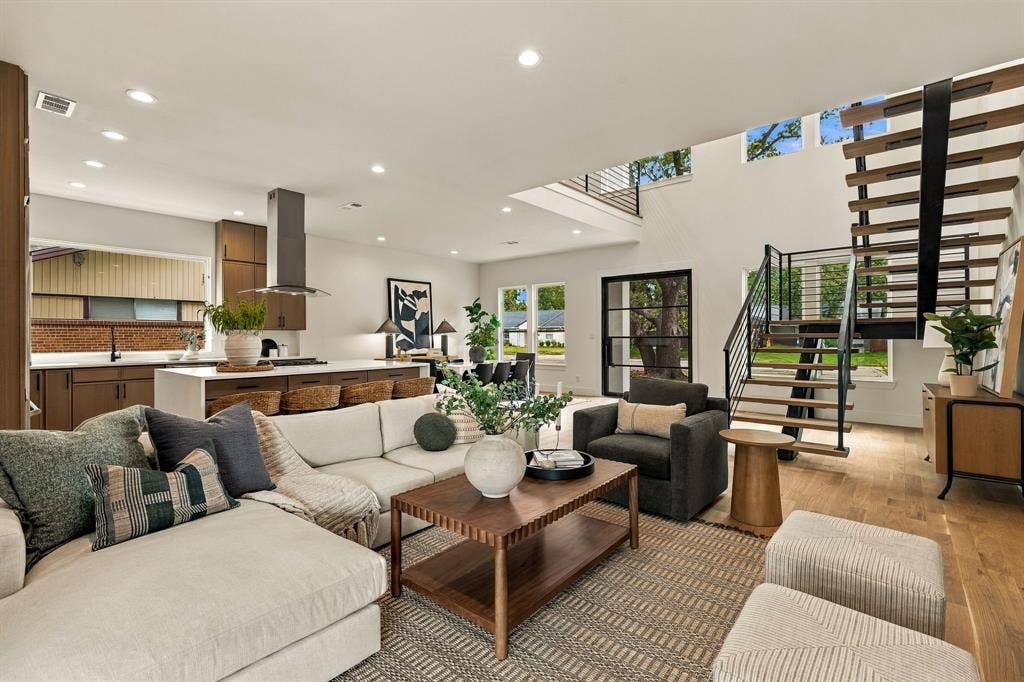 3306 Whitehall Drive, Dallas, TX 75229 3306 Whitehall Drive, Dallas, TX 75229