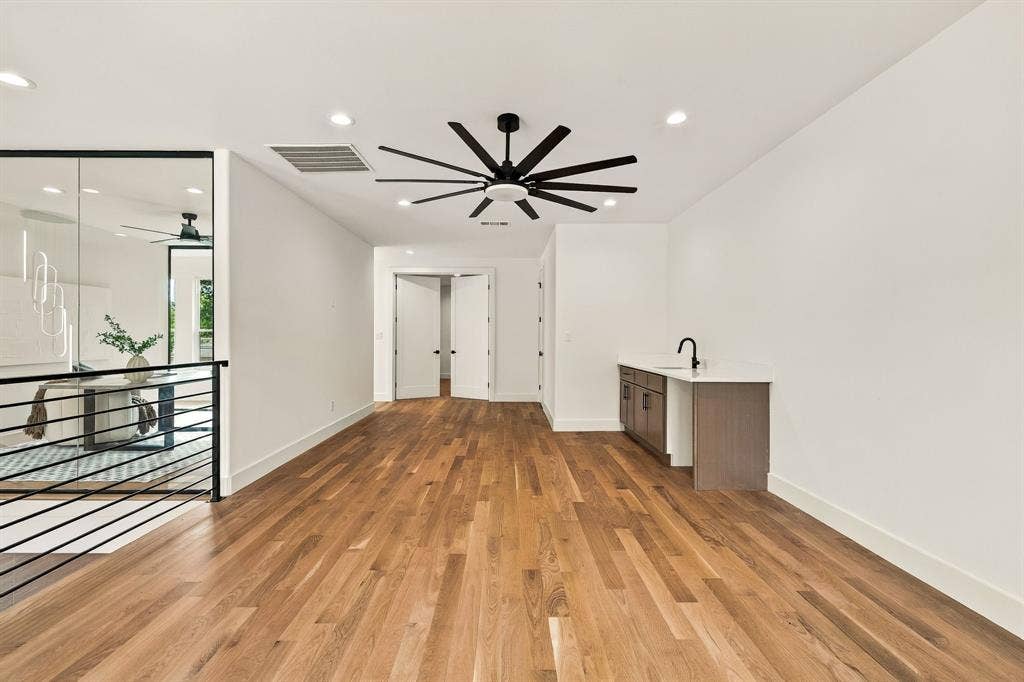 3306 Whitehall Drive, Dallas, TX 75229 3306 Whitehall Drive, Dallas, TX 75229
