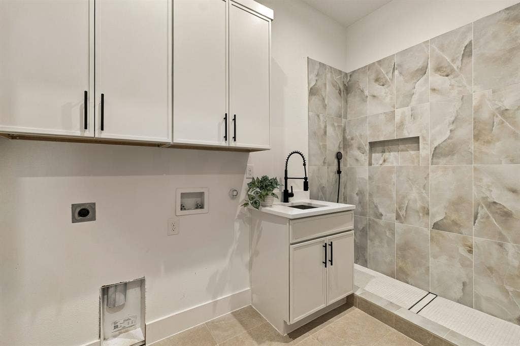 3306 Whitehall Drive, Dallas, TX 75229 3306 Whitehall Drive, Dallas, TX 75229