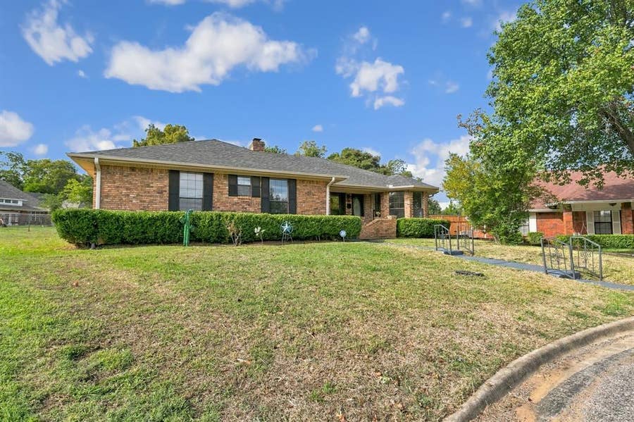 Property photo for 316 Trollinger Street, Whitesboro, TX