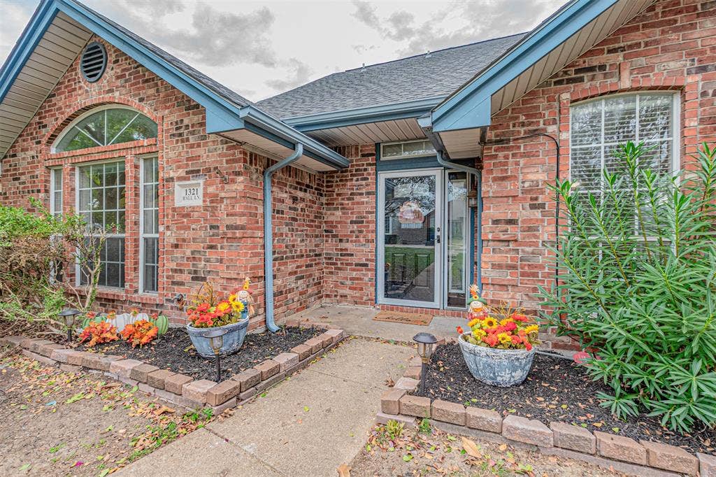 1321 Hall, Seagoville, TX 75159 Fresh landscaping