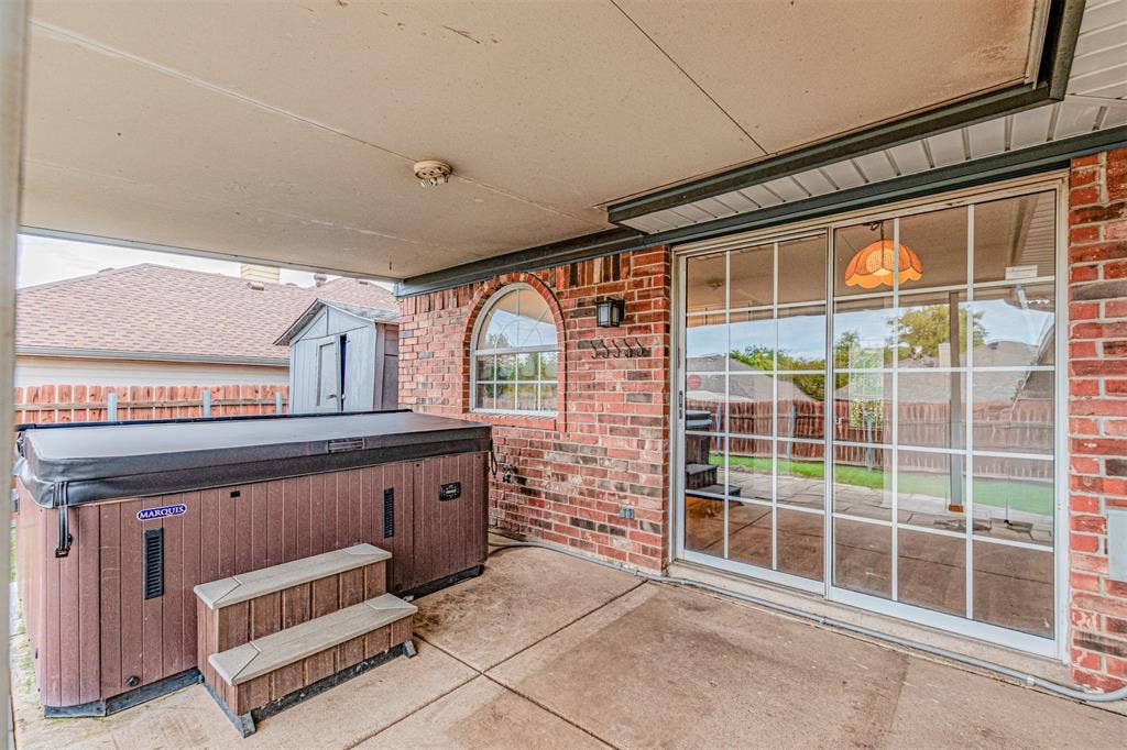 1321 Hall, Seagoville, TX 75159 Hot tub time!