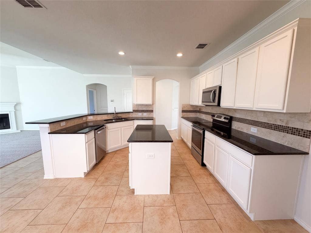 213 Callaghan Drive, Fate, TX 75189 213 Callaghan Drive, Fate, TX 75189
