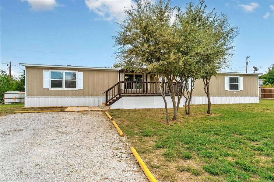 Property photo for 4815 Cimmaron Trail, Weatherford, TX
