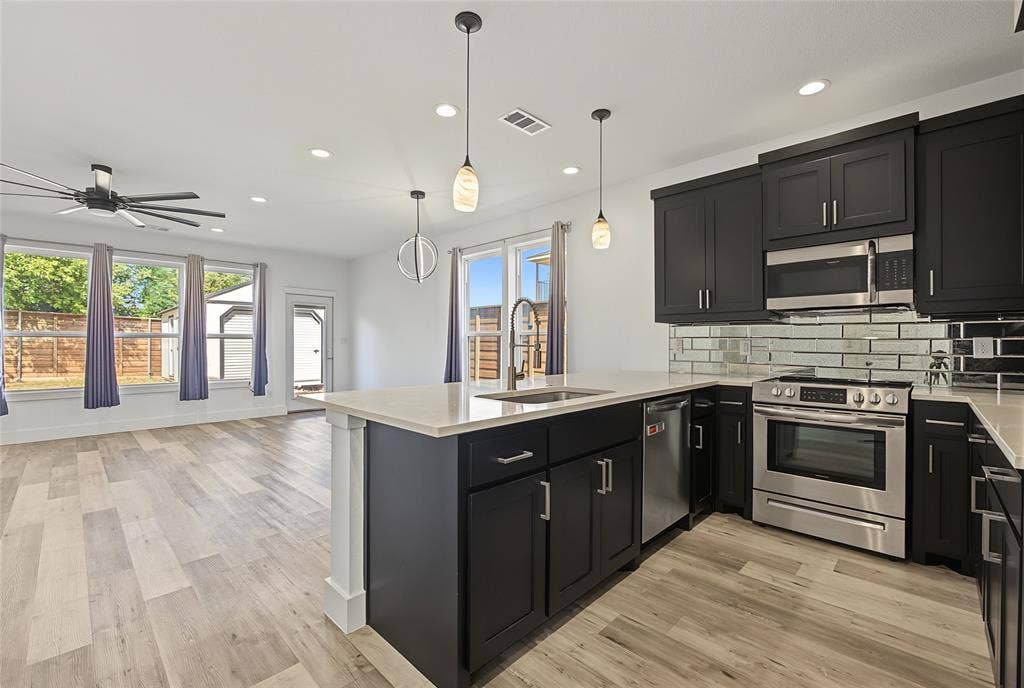 6510 Windward View Drive, Rowlett, TX 75088 6510 Windward View Drive, Rowlett, TX 75088