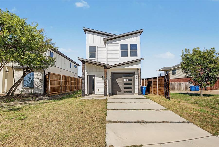 Property photo for 6510 Windward View Drive, Rowlett, TX