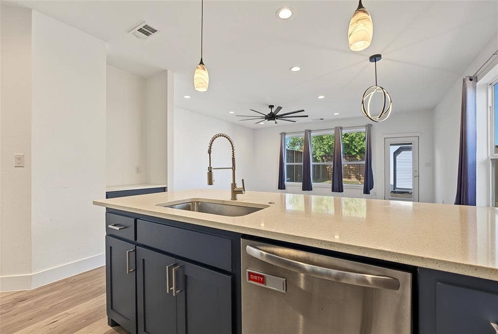 6510 Windward View Drive, Rowlett, TX 75088 6510 Windward View Drive, Rowlett, TX 75088