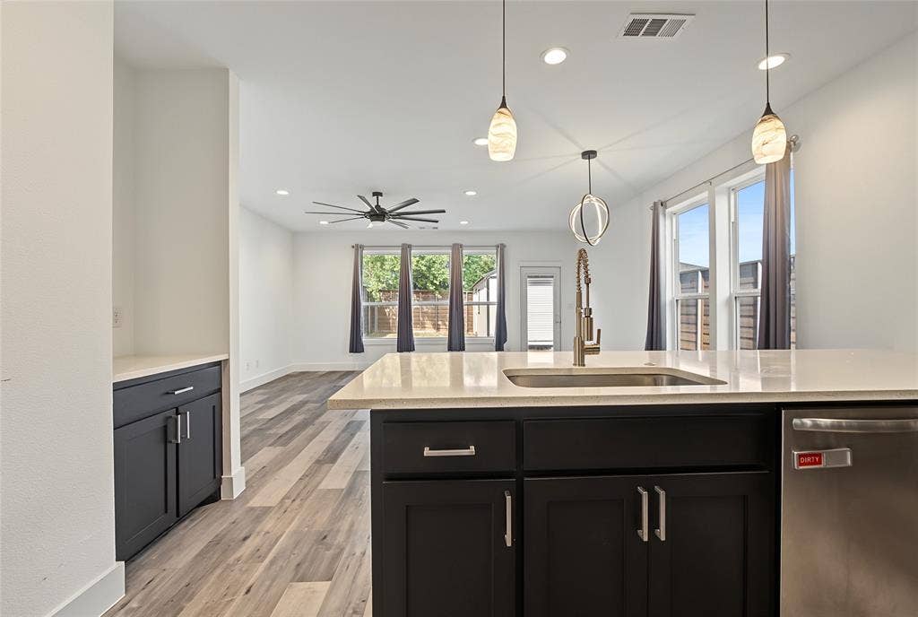 6510 Windward View Drive, Rowlett, TX 75088 6510 Windward View Drive, Rowlett, TX 75088