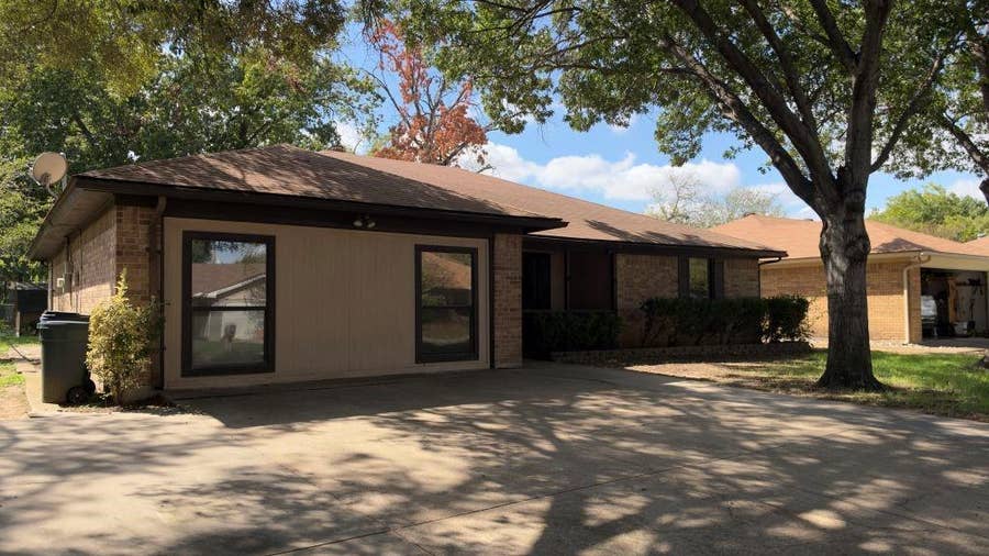 Property photo for 749 James Circle, Burleson, TX