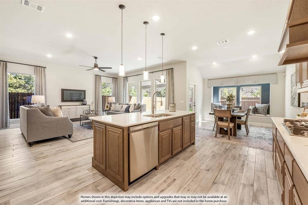 2038 Mammoth Drive, DeSoto, TX 75115 2038 Mammoth Drive, DeSoto, TX 75115